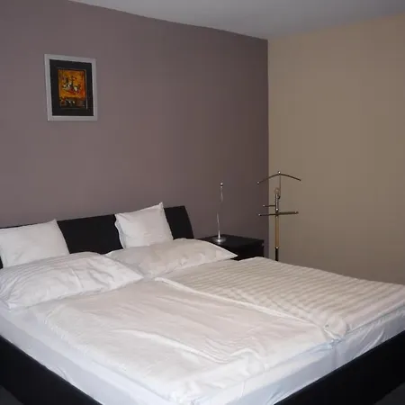 Szent Janos 3* אגר