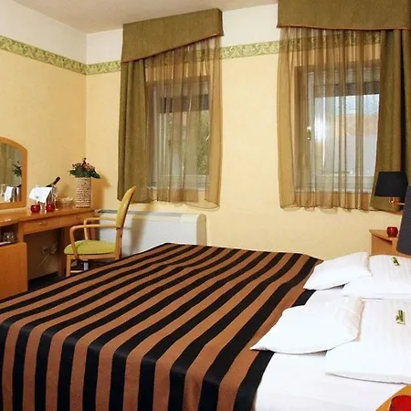 Szent Janos ホテル エゲル